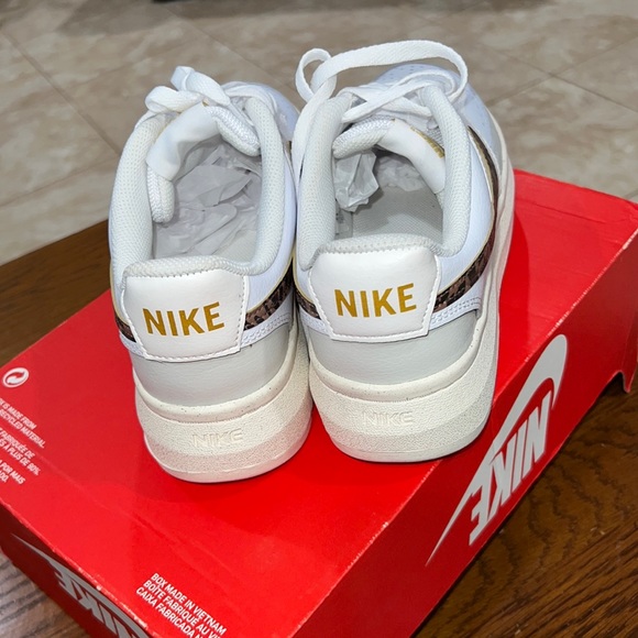 Women’s NIKE COURT VISION ALTA  size 9.5 color White - Picture 2 of 11